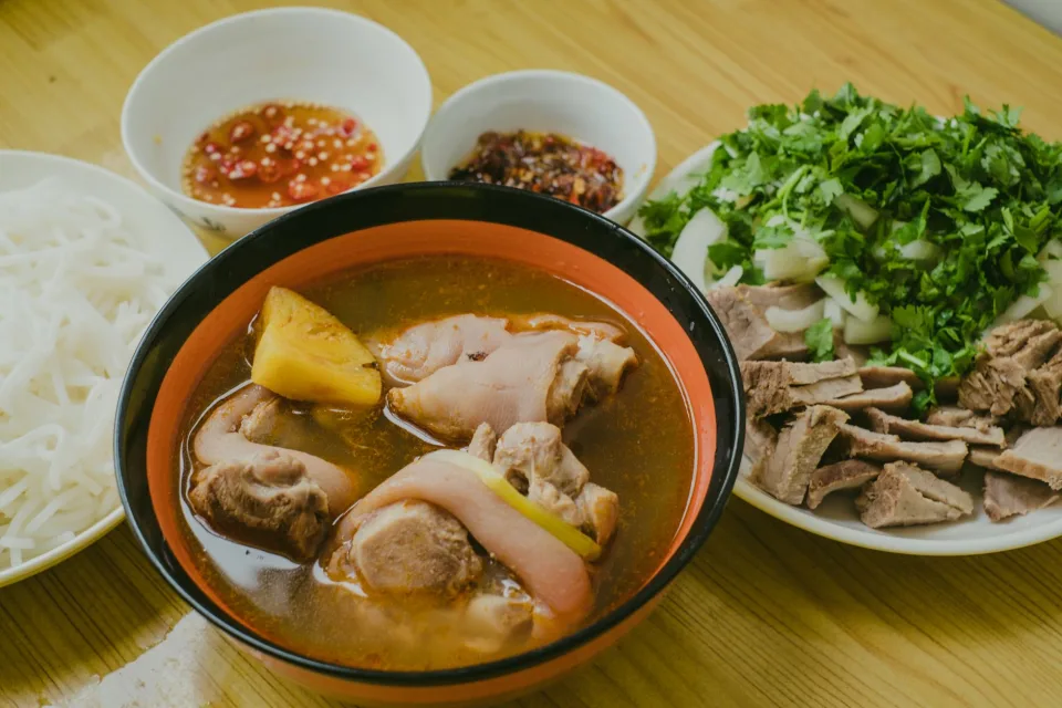 Bàn nướng đông khách tại Trần Văn Quảng